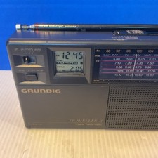 GRUNDIG TRAVELLER II AM/FM/MW/SW 7-BAND ALARM CLOCK RADIO TESTED WORKING