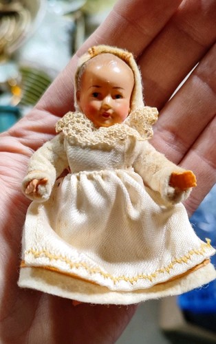 Ancienne petite poupée - petite,