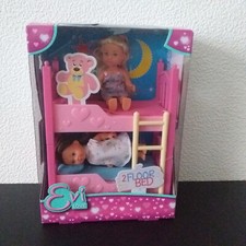 Poupée Rétro: Evi Love, lit