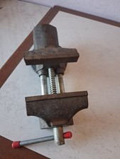 ancien étau en acier