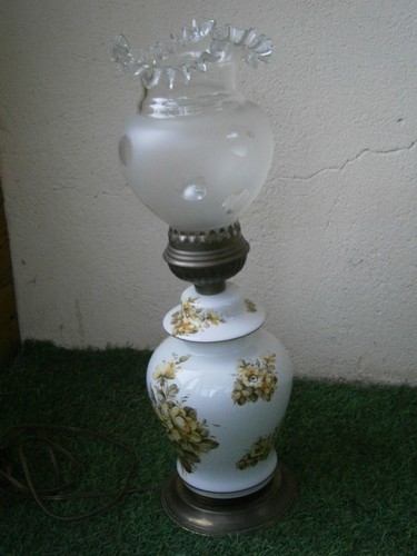 Ancienne lampe petrole - , a
