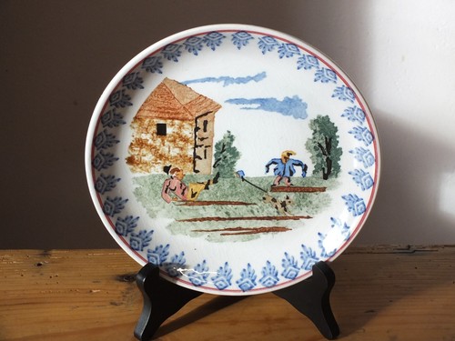 Assiette humoristique à - +,