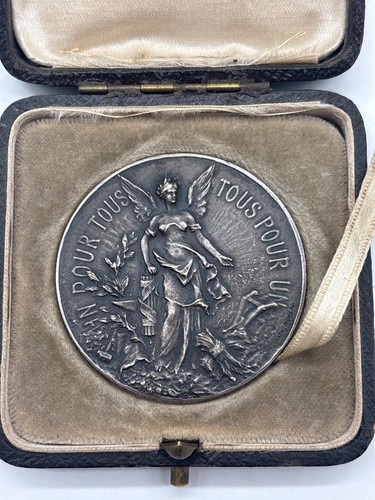 Médaille ancienne orphelinat - médaille,