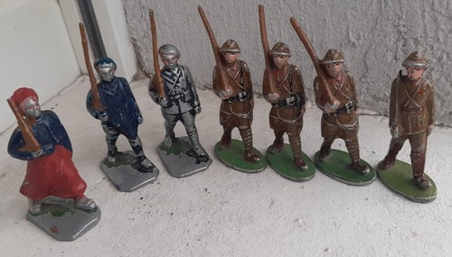 Lot anciens soldats en - 7,