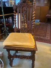 8 chaises style renaissance