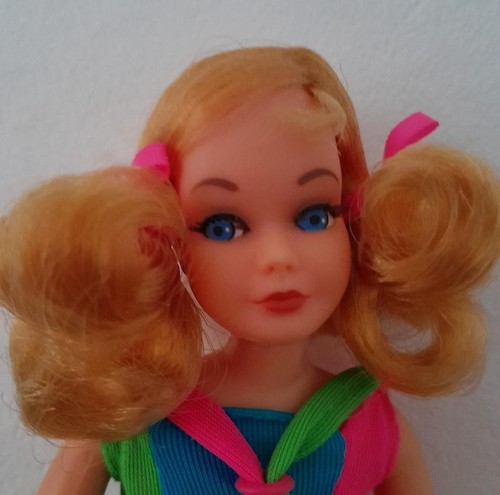 Vintage barbie dramatic new - barbie,