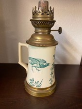 LAMPE À PETROLE EN FAIENCE