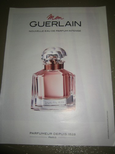 Publicité papier parfum - publicité,