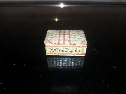 Old moet chandon - old, advertising