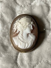 ANCIENNE BROCHE CAMÉE