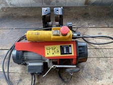 Treuil Électrique Avec Porte