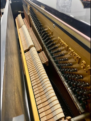 Yamaha upright piano - u1,