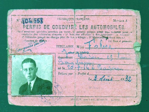 Document avec timbre fiscal - avec,