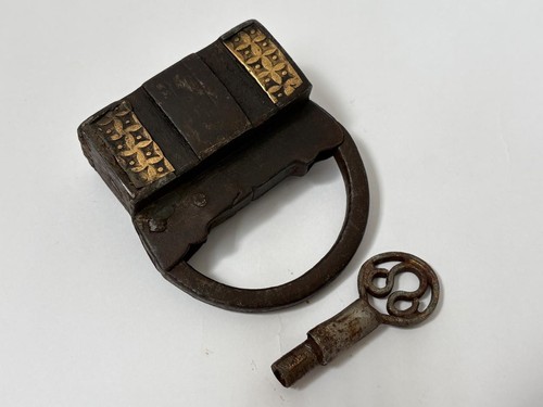 Ancien cadenas indien