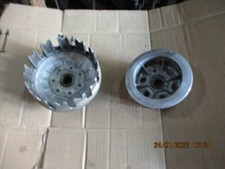 CLOCHE ET NOIX D EMBRAYAGE CB