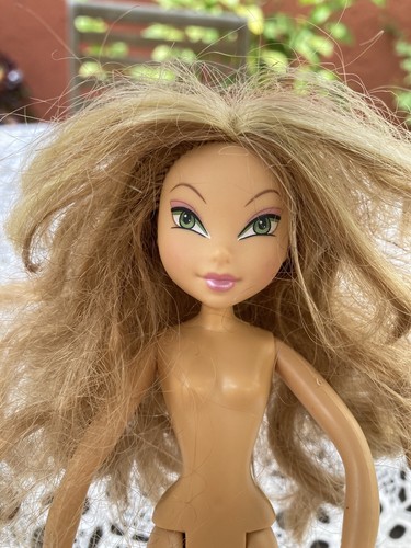 Poupée winx flora - poupée,