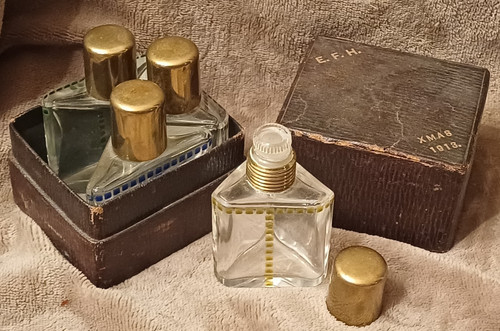 Flacons parfums anciens - à,