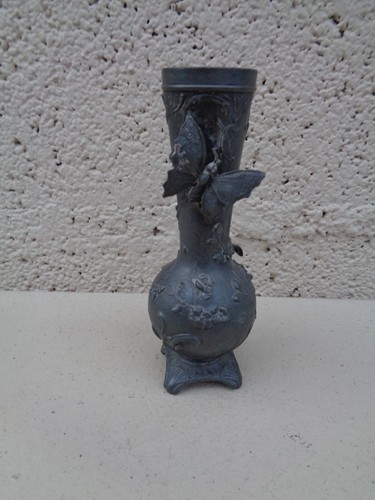 Petit vase ancien 1900 étain