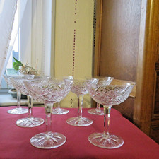7 coupes a champagne en