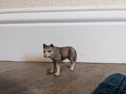 Schleich grey wolf female - wolf,