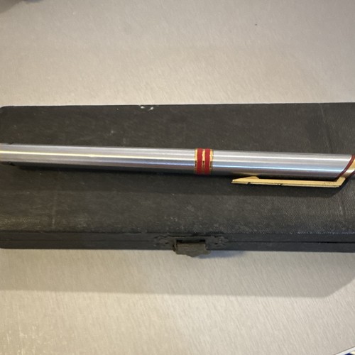 Stylo bille classique - , en