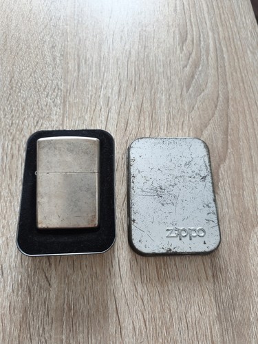 Zippo chrome vintage juin 2000