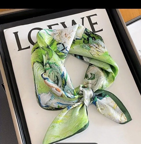 Neuf rare foulard - rare, carre