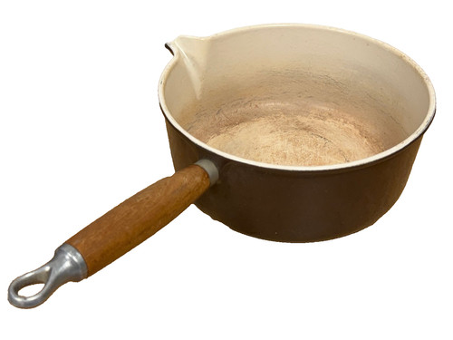 Ancienne casserole marron