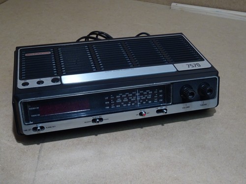 Ancien radio réveil schneider - réveil,