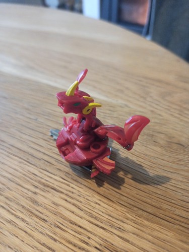 Bakugan ultra dragonoid - ultra, pyrus