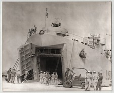 Photographie argentique 1961 Conflit de Bizerte Tunisie Guerre bateau