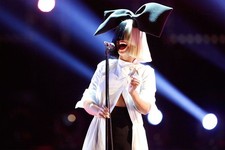 Sia Singer Girl Hot Star Artist Lyricist Wall Art Home Decor Fridge Magnet