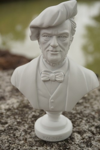 Re0104 figurine - ,