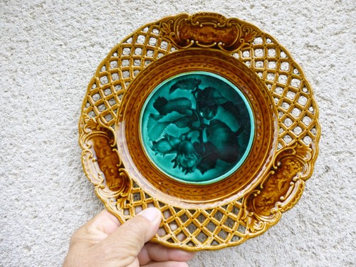 Assiette faience ajouree de - faience,