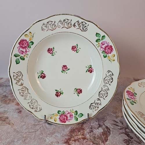 Assiettes creuses décor roses - creuses,