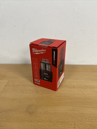 Milwaukee m12b3 0ah - milwaukee, red