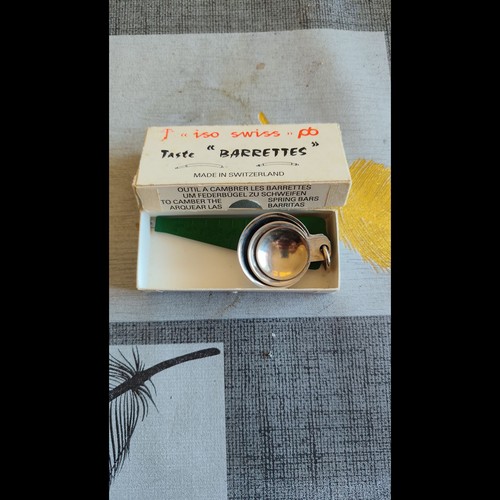 Outil cambrer barrettes de - à,