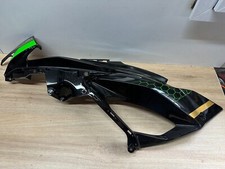 UNE COQUE CARENAGE CACHE