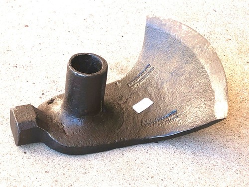 Old tool outil - ),