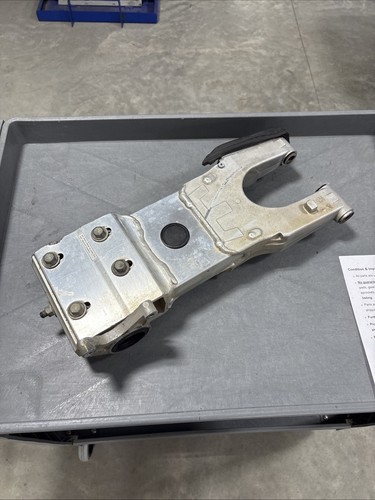 Suzuki ltz400 swingarm - suzuki,