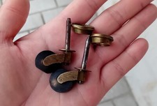 2 anciennes ROULETTES / ROUES / PIEDS Pivotante + décorations pieds meubles N°2B