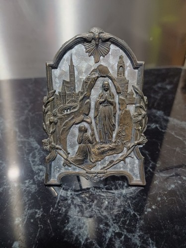 Objet religieux ancien - , à