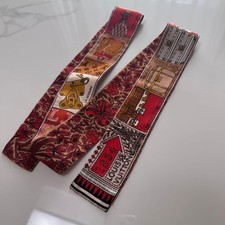 Foulard design malle en soie