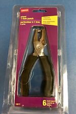 Staples- Gripped, 1 Hole Punch.    6 Sheet Capacity.