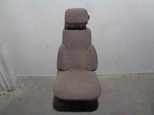 siége avant droit pour