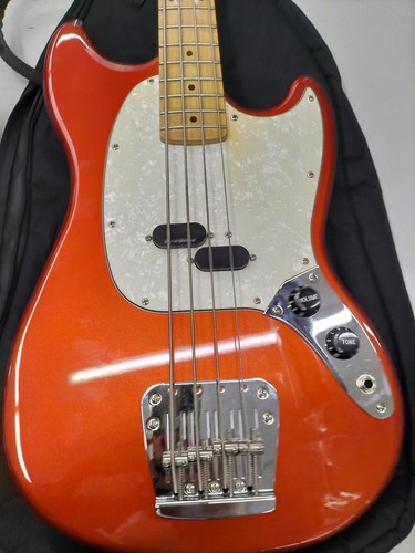 Guitare basse électrique