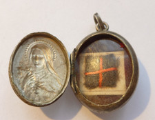 2545/2    OLD  BOX RELIQUAIRE DE SAINTE THERESE   (45)