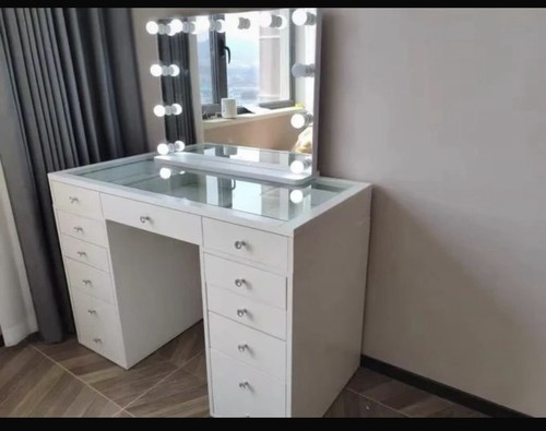 Coiffeuse blanche avec - , miroir