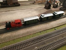 MARKLIN - Märklin, HAND  PAINTED STEAM ENGINE 3029 WITH THREE WAGONS, SCALE HO