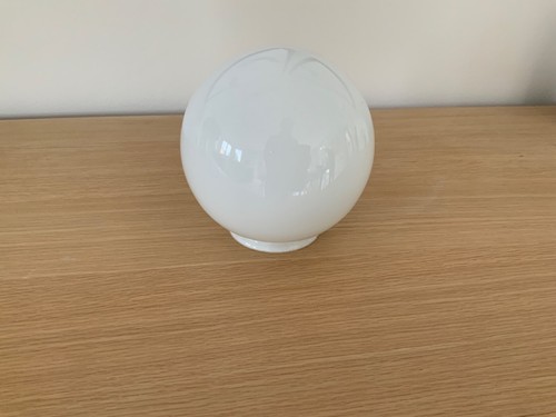 Opaline ancienne blanche boule - ancienne,